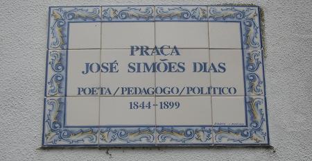 Actual placa da Praça Simões Dias